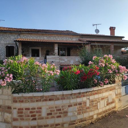 פורץ Apartmani Memic 100 M Do Plaze, Apartments Memic Only 100M From Beach מראה חיצוני תמונה
