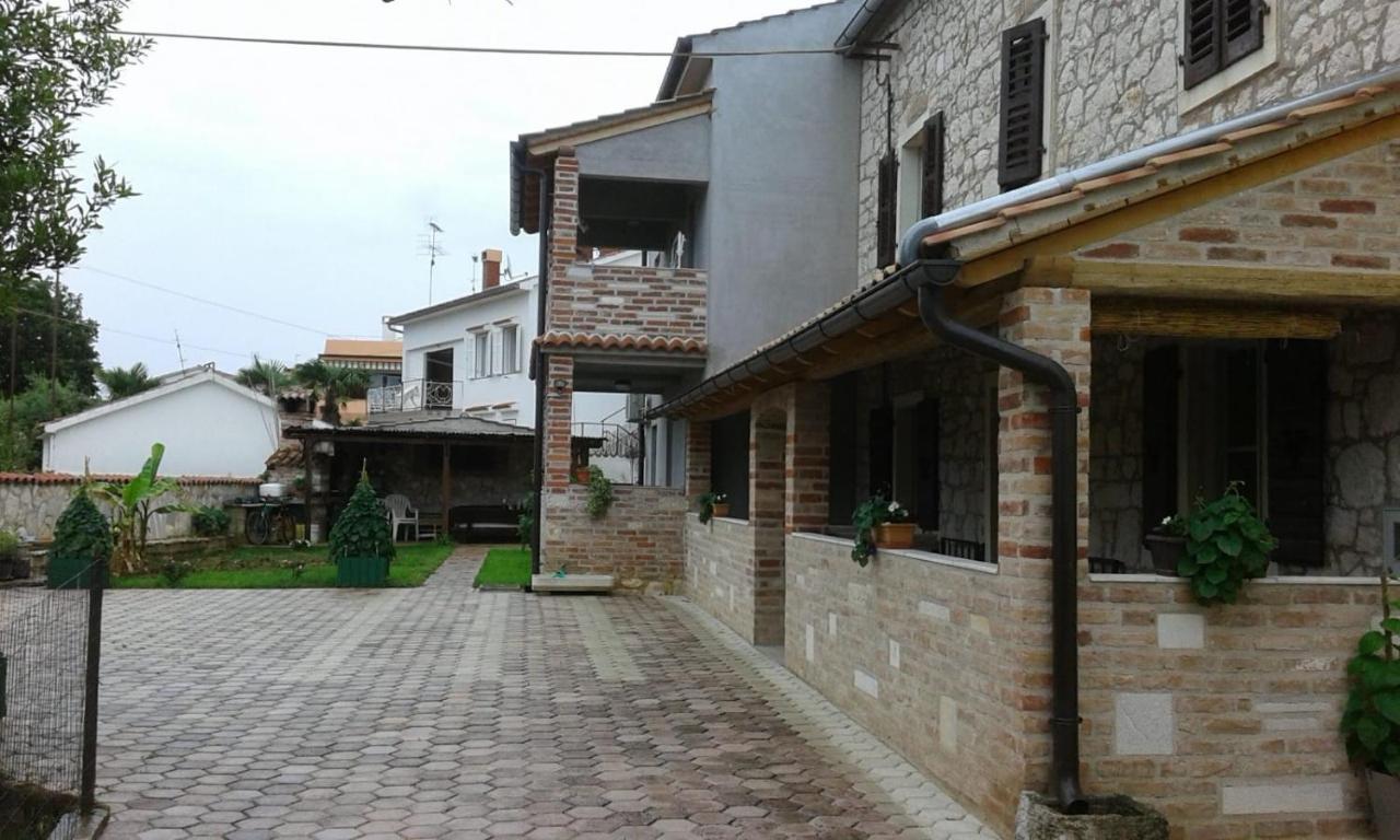 פורץ Apartmani Memic 100 M Do Plaze, Apartments Memic Only 100M From Beach מראה חיצוני תמונה
