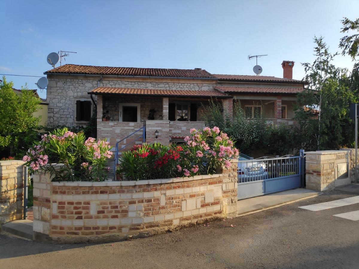 פורץ Apartmani Memic 100 M Do Plaze, Apartments Memic Only 100M From Beach מראה חיצוני תמונה