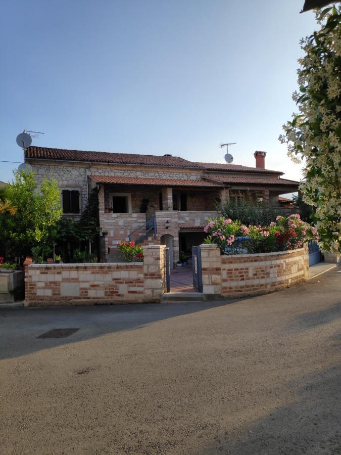 פורץ Apartmani Memic 100 M Do Plaze, Apartments Memic Only 100M From Beach מראה חיצוני תמונה