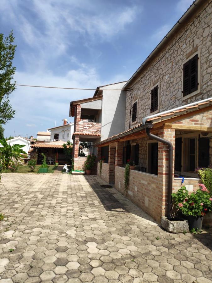 פורץ Apartmani Memic 100 M Do Plaze, Apartments Memic Only 100M From Beach מראה חיצוני תמונה