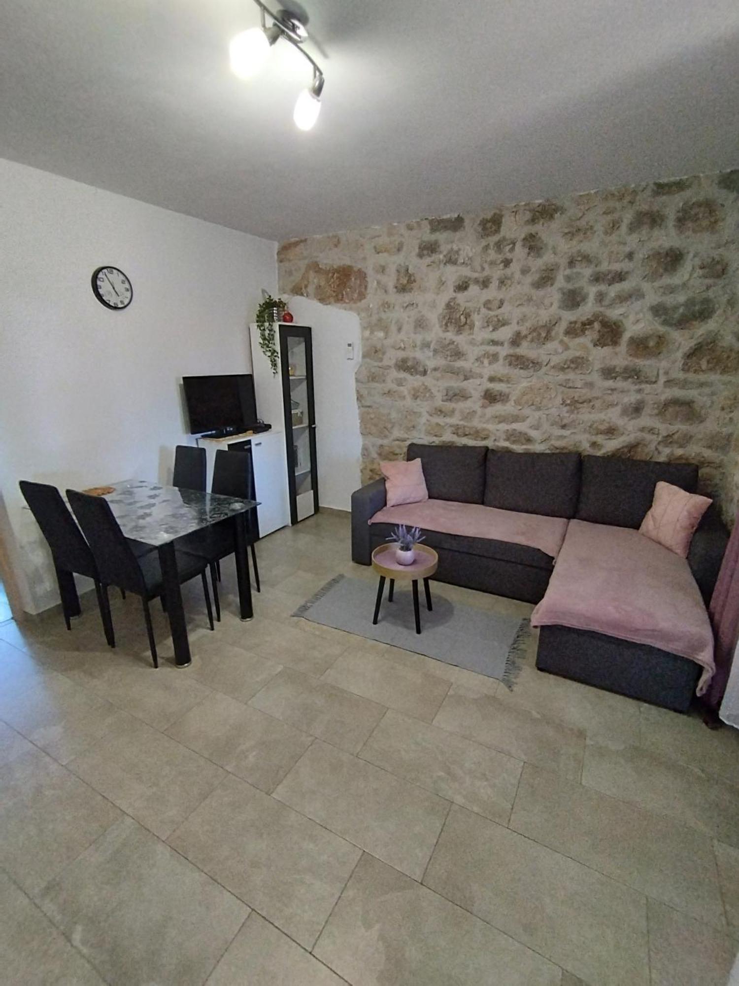 פורץ Apartmani Memic 100 M Do Plaze, Apartments Memic Only 100M From Beach מראה חיצוני תמונה