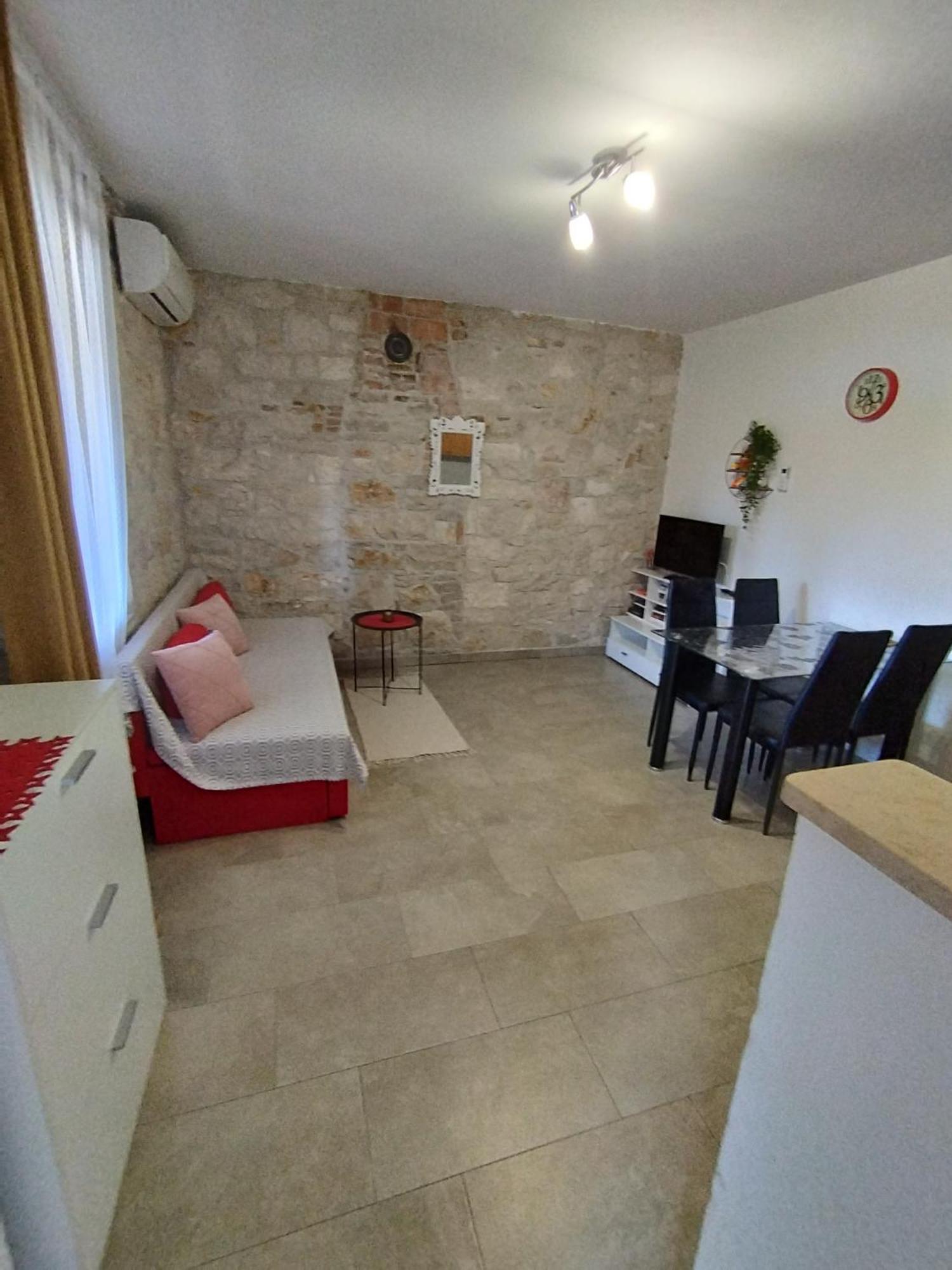 פורץ Apartmani Memic 100 M Do Plaze, Apartments Memic Only 100M From Beach מראה חיצוני תמונה