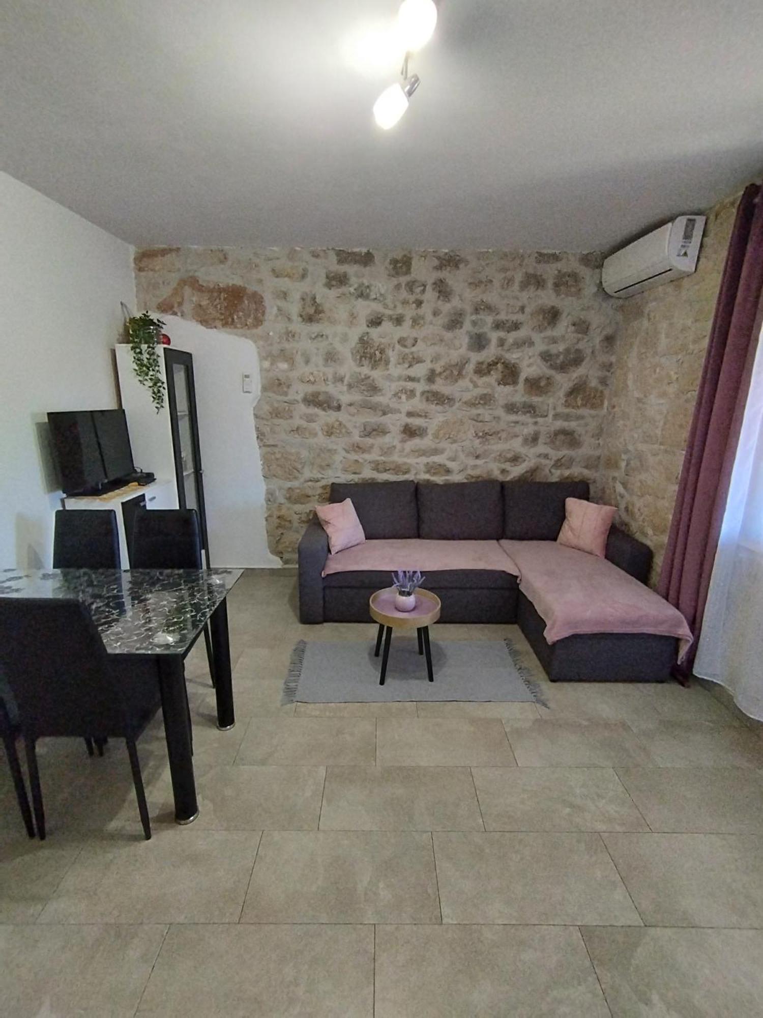 פורץ Apartmani Memic 100 M Do Plaze, Apartments Memic Only 100M From Beach מראה חיצוני תמונה