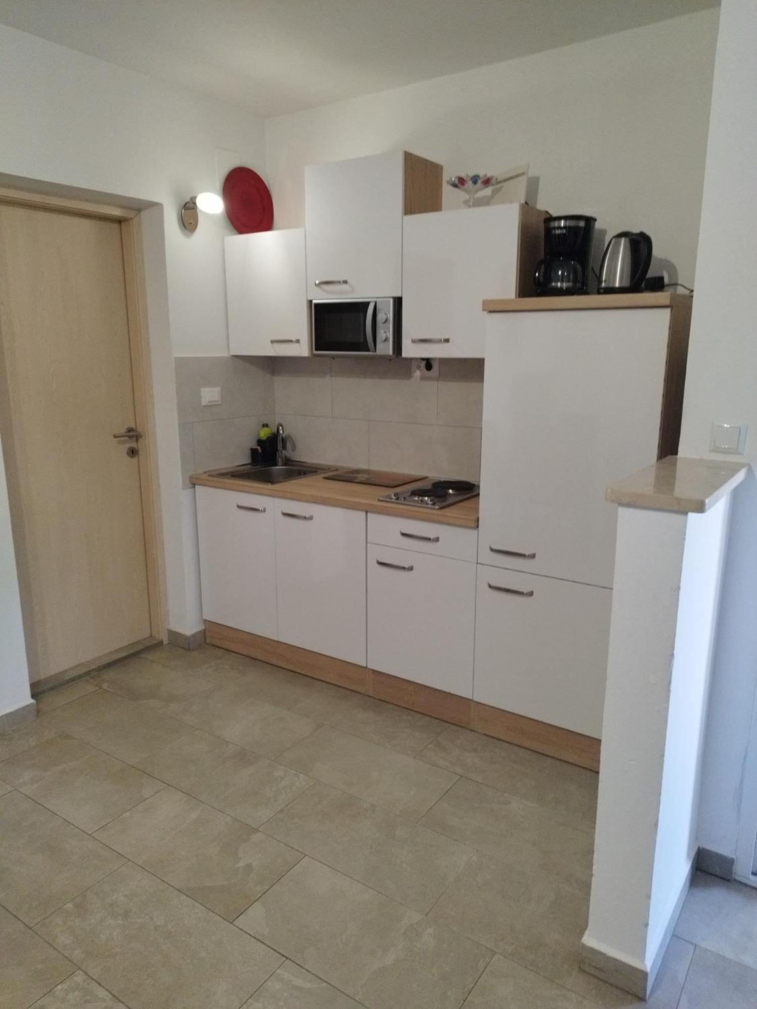 פורץ Apartmani Memic 100 M Do Plaze, Apartments Memic Only 100M From Beach מראה חיצוני תמונה