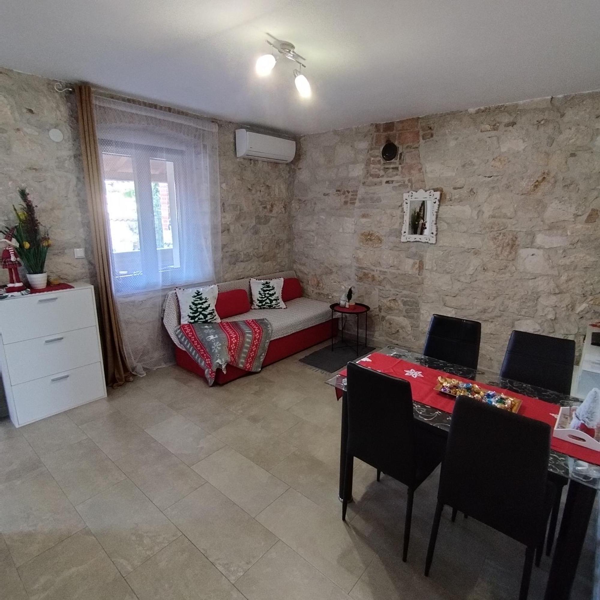 פורץ Apartmani Memic 100 M Do Plaze, Apartments Memic Only 100M From Beach מראה חיצוני תמונה