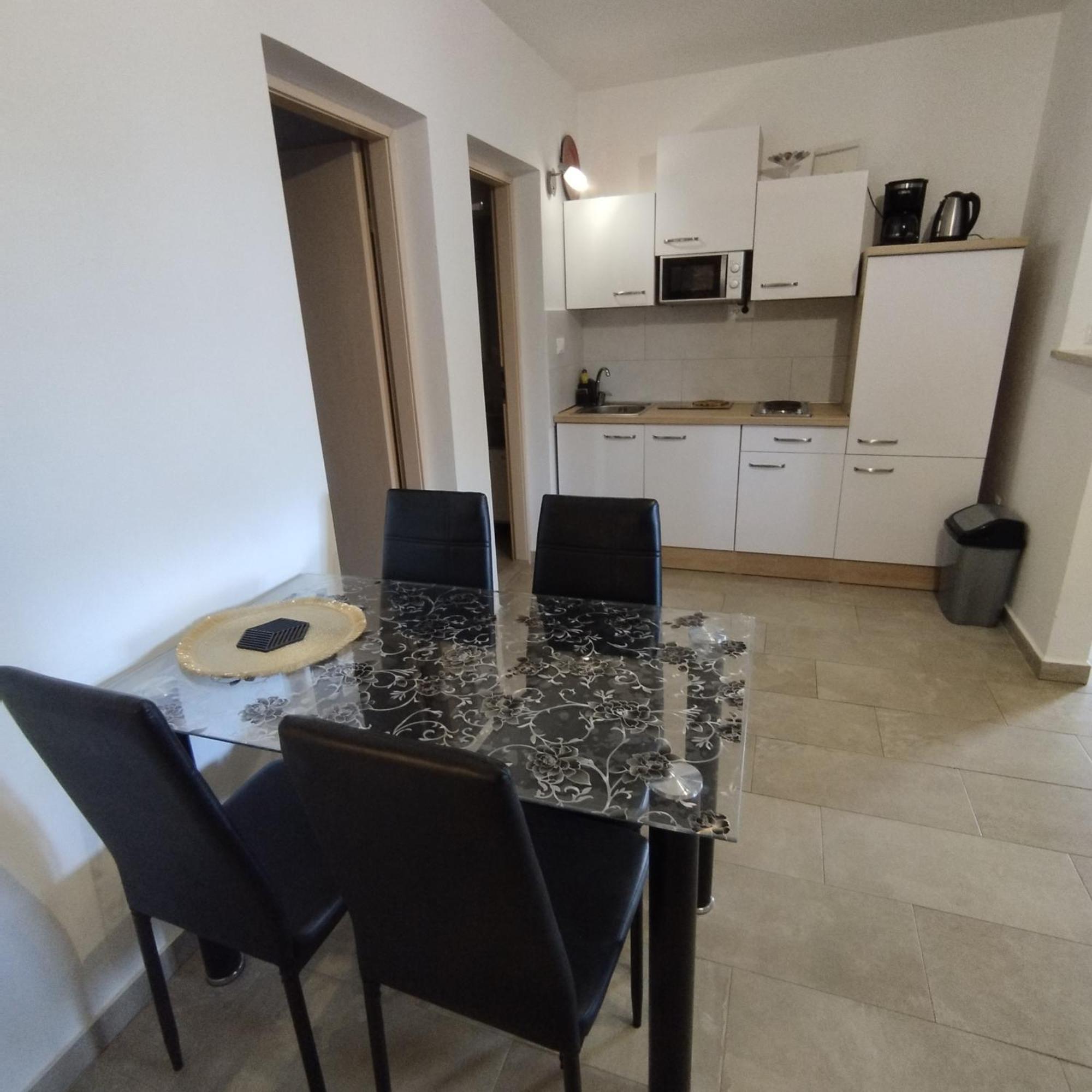פורץ Apartmani Memic 100 M Do Plaze, Apartments Memic Only 100M From Beach מראה חיצוני תמונה