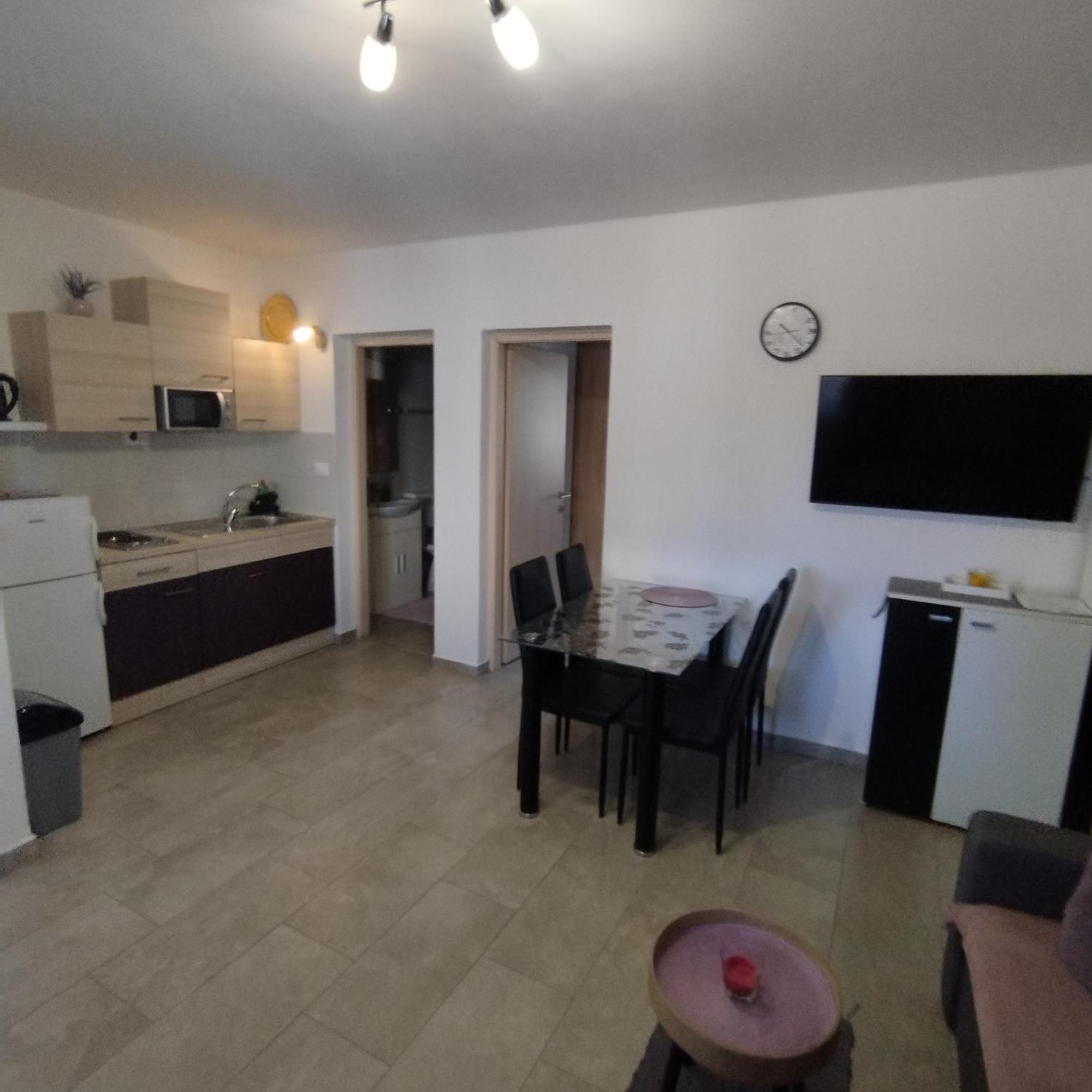 פורץ Apartmani Memic 100 M Do Plaze, Apartments Memic Only 100M From Beach מראה חיצוני תמונה