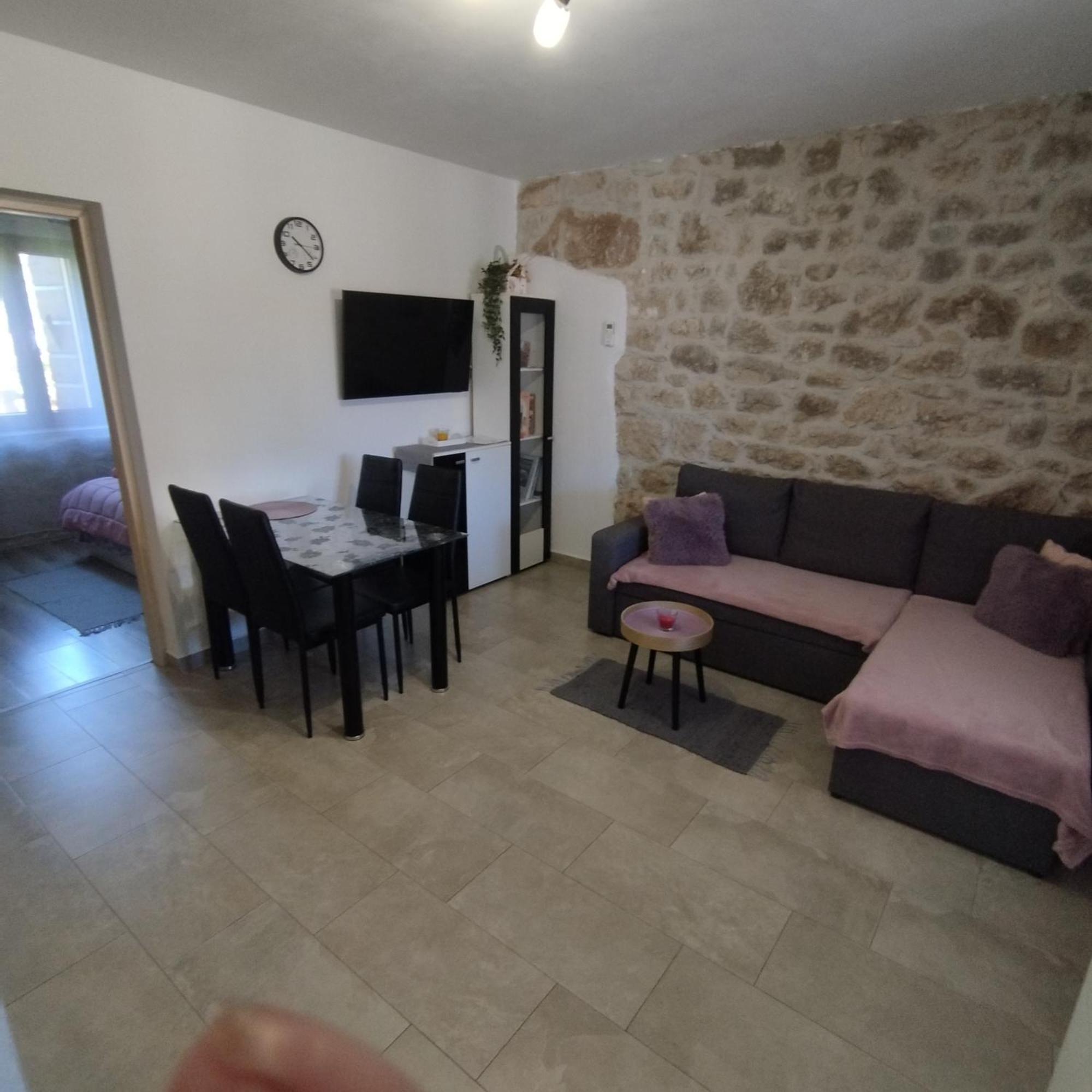 פורץ Apartmani Memic 100 M Do Plaze, Apartments Memic Only 100M From Beach מראה חיצוני תמונה
