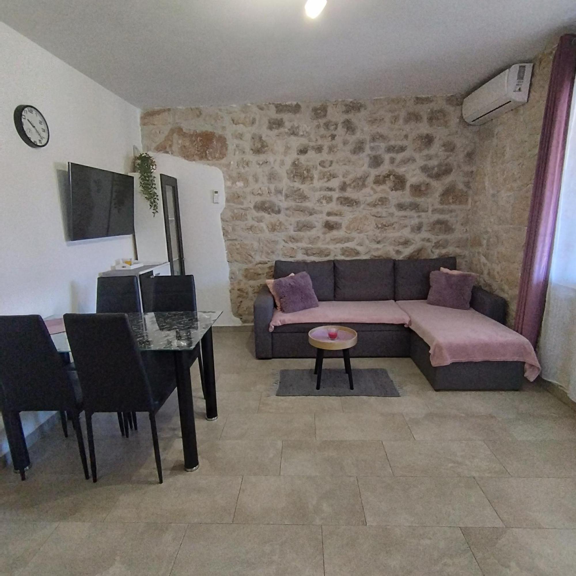 פורץ Apartmani Memic 100 M Do Plaze, Apartments Memic Only 100M From Beach מראה חיצוני תמונה